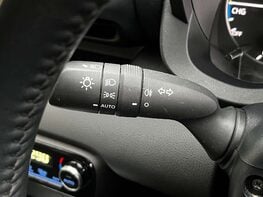 Toyota Yaris 1.5 Yaris Icon HEV CVT 5dr 58