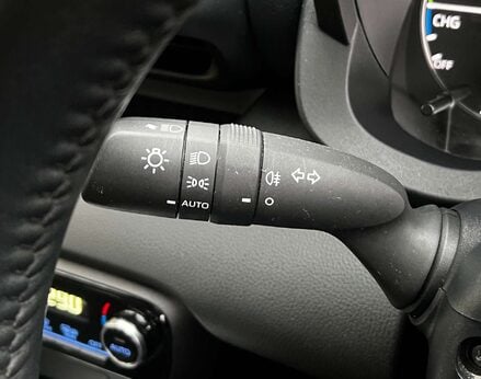 Toyota Yaris 1.5 Yaris Icon HEV CVT 5dr 58