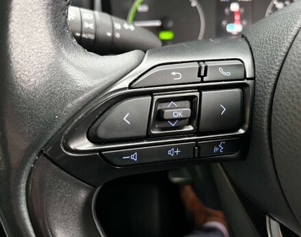 Toyota Yaris 1.5 Yaris Icon HEV CVT 5dr 56