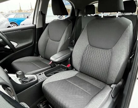 Toyota Yaris 1.5 Yaris Icon HEV CVT 5dr 63