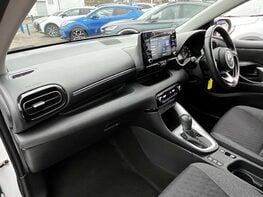 Toyota Yaris 1.5 Yaris Icon HEV CVT 5dr 17