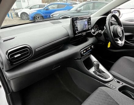 Toyota Yaris 1.5 Yaris Icon HEV CVT 5dr 17