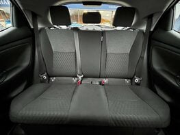 Toyota Yaris 1.5 Yaris Icon HEV CVT 5dr 64