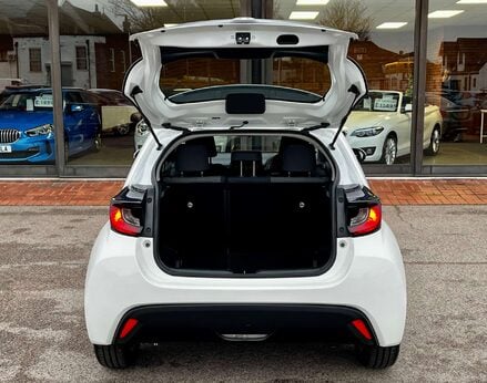 Toyota Yaris 1.5 Yaris Icon HEV CVT 5dr 65