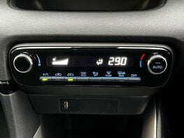 Toyota Yaris 1.5 Yaris Icon HEV CVT 5dr 51