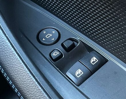 BMW 4 Series 2.0 420I M Sport Auto 2dr 80