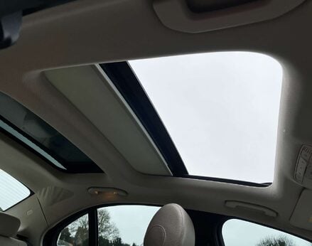 Mercedes-Benz C Class 2.1 C220 Sport Premium Bluetec Auto 4dr 84