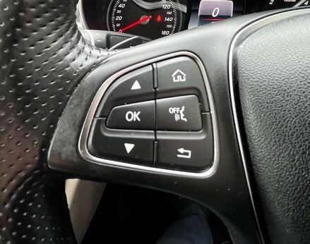 Mercedes-Benz C Class 2.1 C220 Sport Premium Bluetec Auto 4dr 58