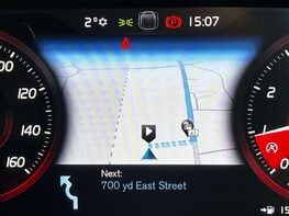 Volvo XC40 1.5 XC40 R-Design T3 5dr 23