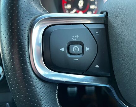 Volvo XC40 1.5 XC40 R-Design T3 5dr 47