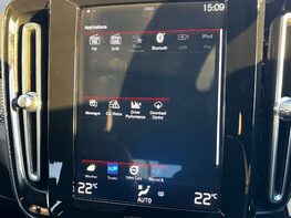 Volvo XC40 1.5 XC40 R-Design T3 5dr 33