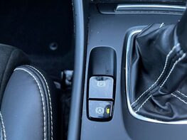 Volvo XC40 1.5 XC40 R-Design T3 5dr 43