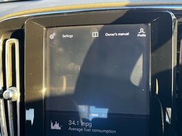 Volvo XC40 1.5 XC40 R-Design T3 5dr 28