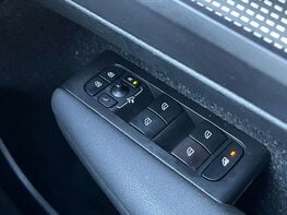 Volvo XC40 1.5 XC40 R-Design T3 5dr 52