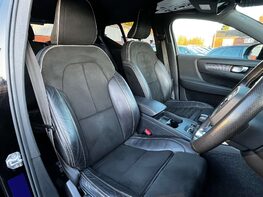 Volvo XC40 1.5 XC40 R-Design T3 5dr 54