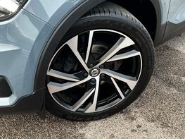 Volvo XC40 1.5 XC40 R-Design Pro T3 Auto 5dr 3