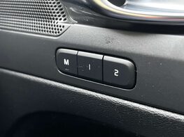 Volvo XC40 1.5 XC40 R-Design Pro T3 Auto 5dr 61