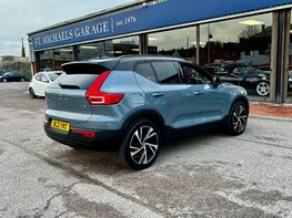 Volvo XC40 1.5 XC40 R-Design Pro T3 Auto 5dr 8