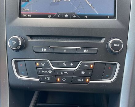 Ford Mondeo 2.0 Mondeo Titanium TDCI 5dr 39