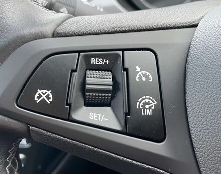 Vauxhall Corsa 1.4 Corsa Energy 5dr 37
