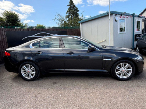 Jaguar XF 2.2 XF Luxury D Auto 4dr 4