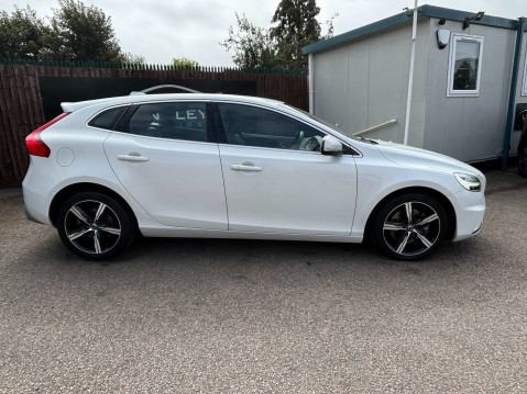 Volvo V40 2.0 V40 R-Design Nav+ D3 5dr 4