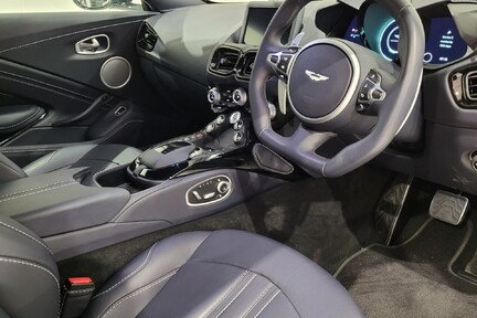 Aston Martin Vantage V8 Sportshift II 12