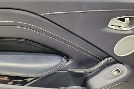 Aston Martin Vantage V8 Sportshift II 23