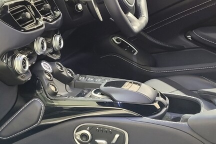 Aston Martin Vantage V8 Sportshift II 19