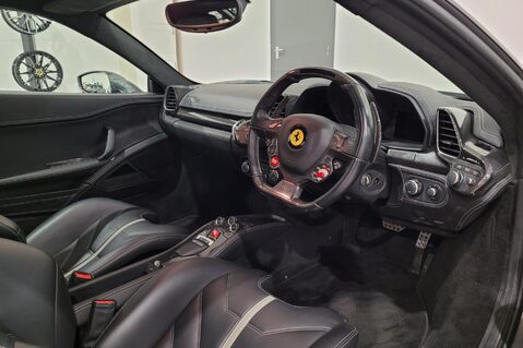 Ferrari 458 ITALIA DCT 12