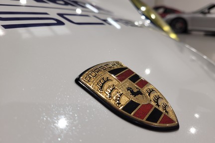 Porsche 911 CARRERA 4S 47
