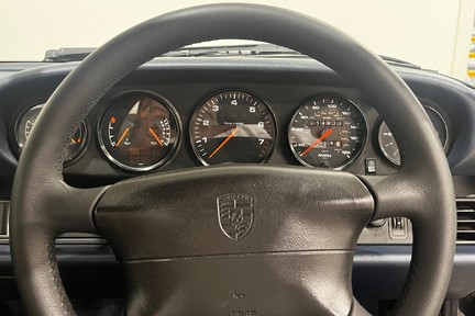 Porsche 911 CARRERA 11