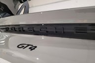 Porsche 718 CAYMAN GT4 34