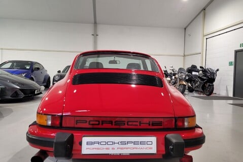 Porsche 911 COUPE 8