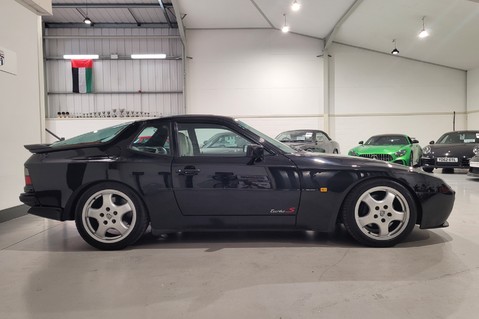 Porsche 944 TURBO 2