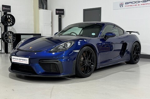 Porsche 718 CAYMAN GT4 PDK 10