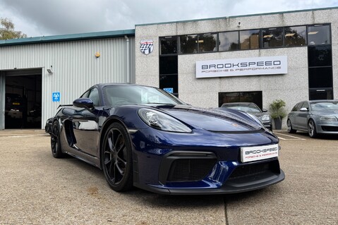 Porsche 718 CAYMAN GT4 PDK 12