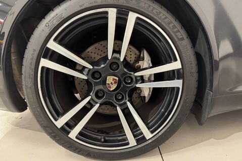 Porsche 911 BLACK EDITION PDK 10