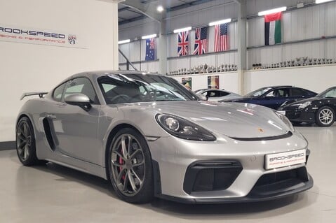 Porsche 718 CAYMAN GT4 6