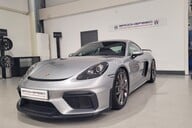 Porsche 718 CAYMAN GT4 31