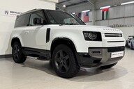 Land Rover Defender X-DYNAMIC SE MHEV 6