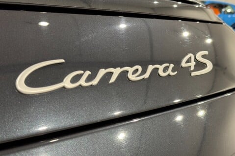 Porsche 911 CARRERA 4 TIPTRONIC S 32