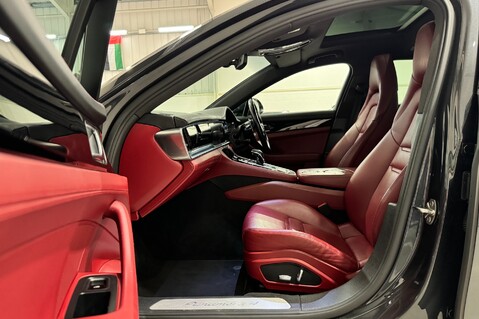 Porsche Panamera 4 SPORT TURISMO PDK 16