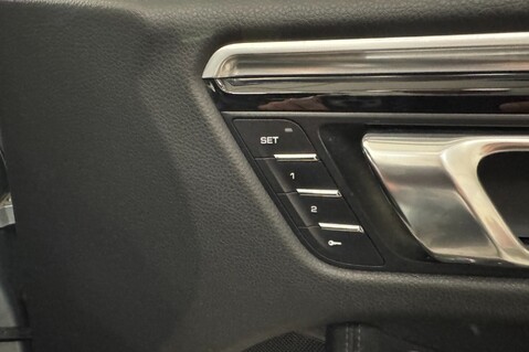 Porsche Macan PDK 31