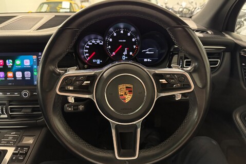 Porsche Macan PDK 12