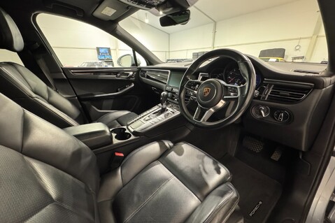 Porsche Macan PDK 14