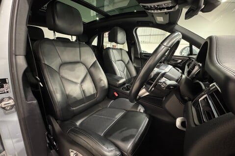 Porsche Macan PDK 16