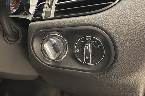 Porsche Macan PDK 38