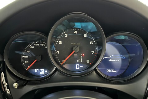 Porsche Macan PDK 11