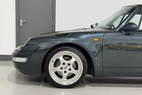 Porsche 911 CARRERA 31